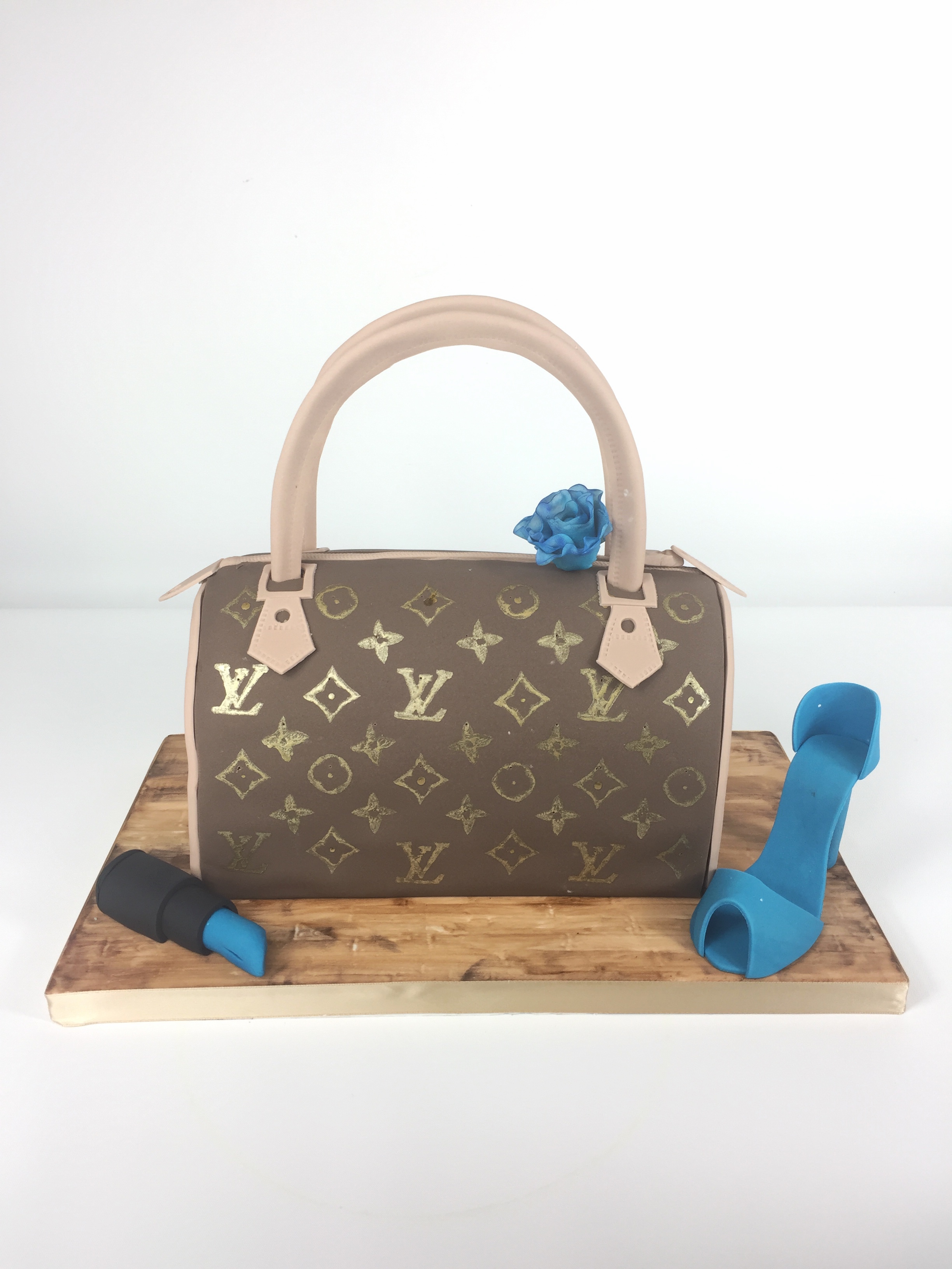 louis vuitton purse cake